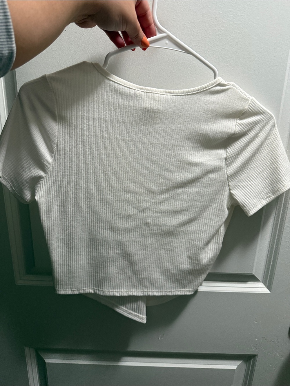 White Ribbed V-Neck Ruched Front Crop Top - Picture 2 of 2